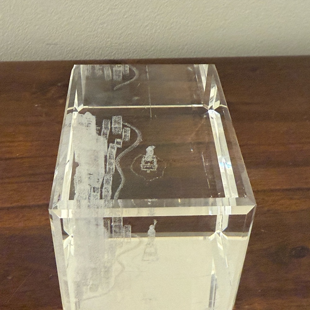 World Trade Center NYC Twin Towers Etched Glass 3D Memorial Paperweight - Picture 6 of 13
